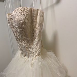 Oleg Cassini Wedding gown!